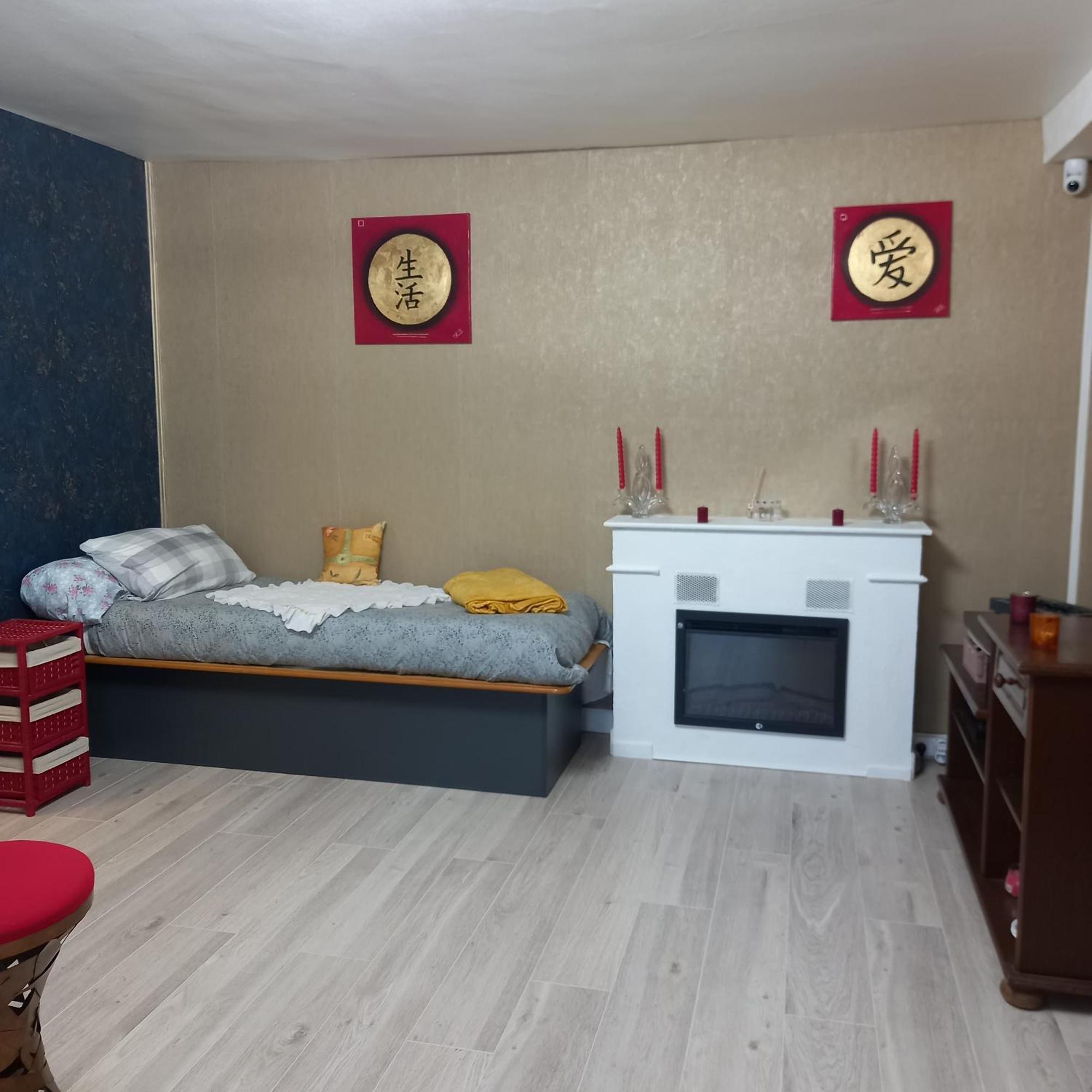 Une Chouette Maison Arcay  Esterno foto